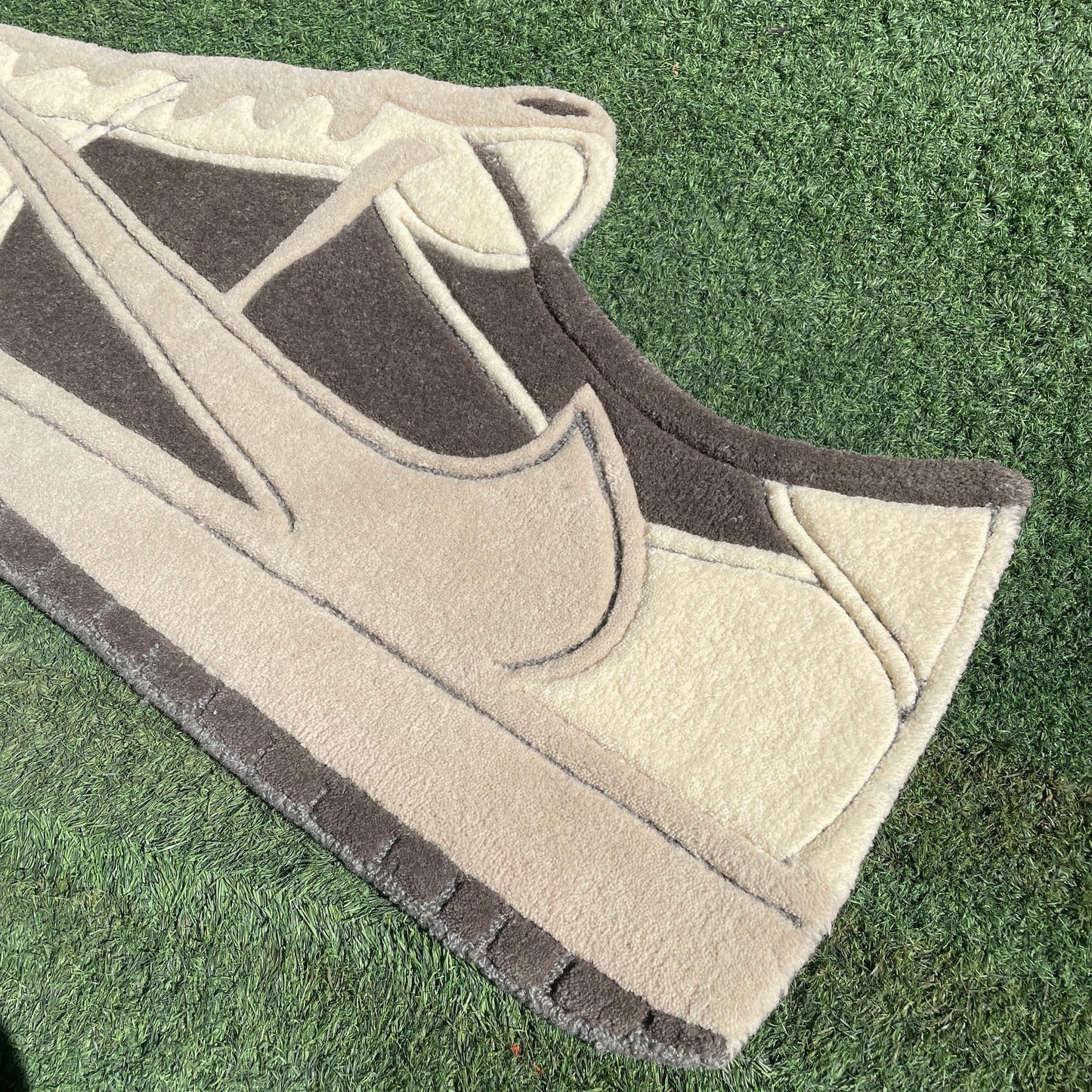 TRAVIS REVERSE MOCHA SNEAKER RUG