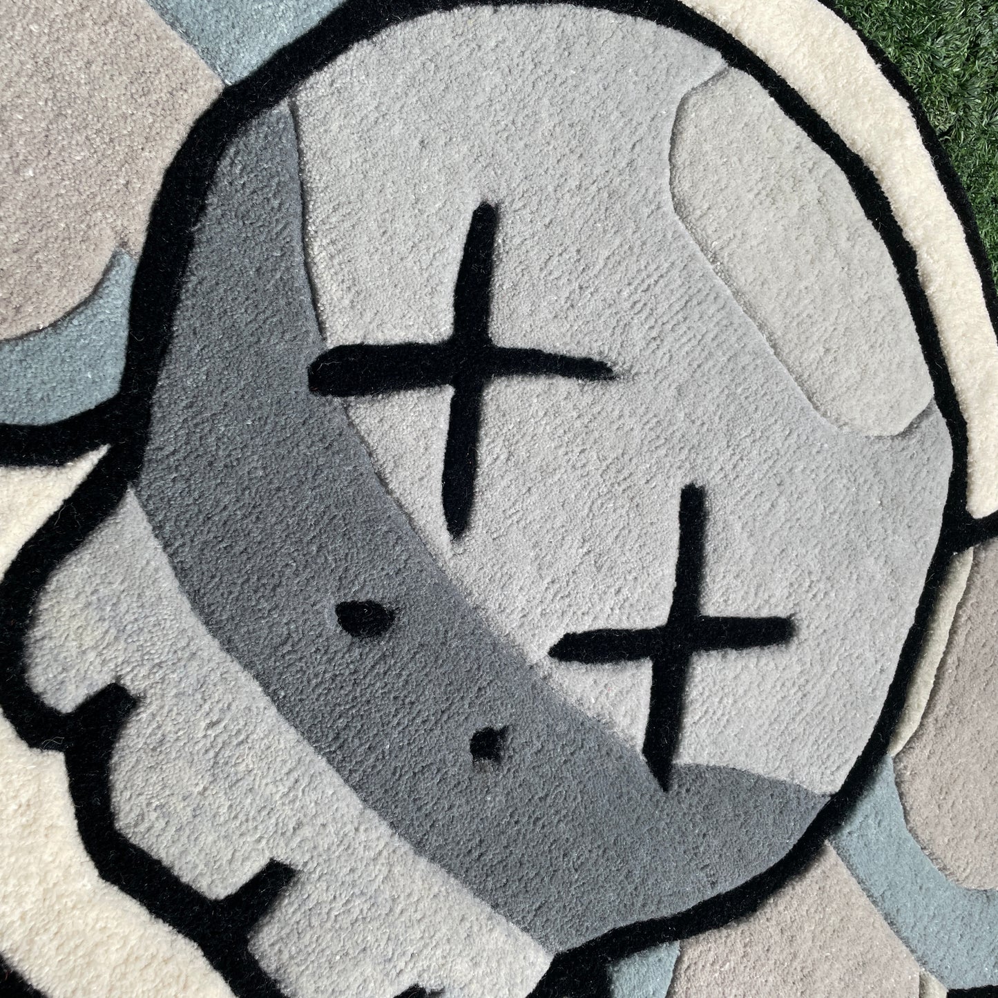 KAWS HEAD-GREY RUG