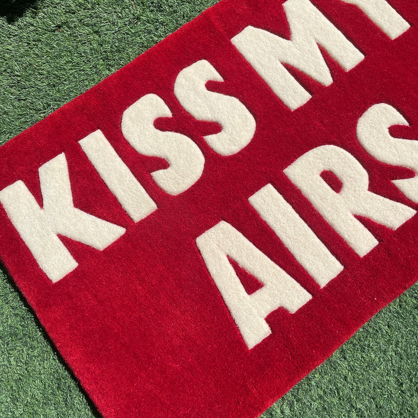 KISS MY AIRS RUG