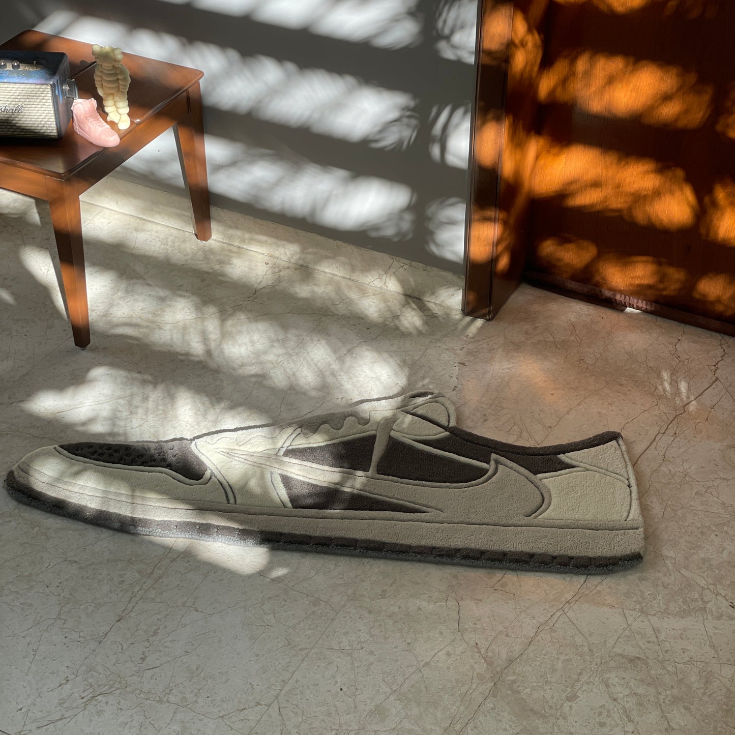 TRAVIS REVERSE MOCHA SNEAKER RUG
